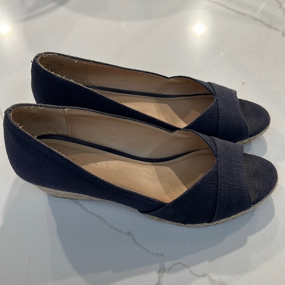 Kelly and Katie small heel size 8